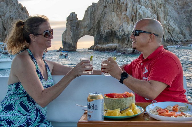 1 Hour Cabo Highlights on a 33ft Luxury Yacht - Cruise By the Main Beach Area (And What You Might Spot)