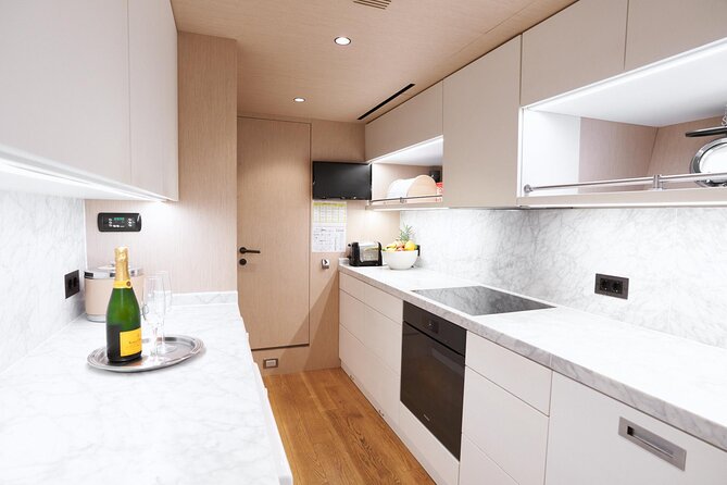108 ft Neoprene Overmarine Yacht - Price and Value for a Group-Up-To-10 Yacht Day