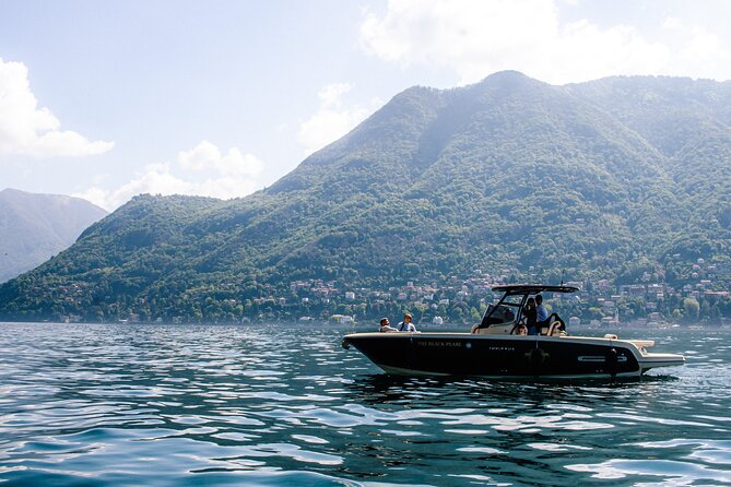 1H Private Cruise Lake Como Tender Yacht Invictus 6 pax - The 1-hour Invictus loop: what you’re really paying for