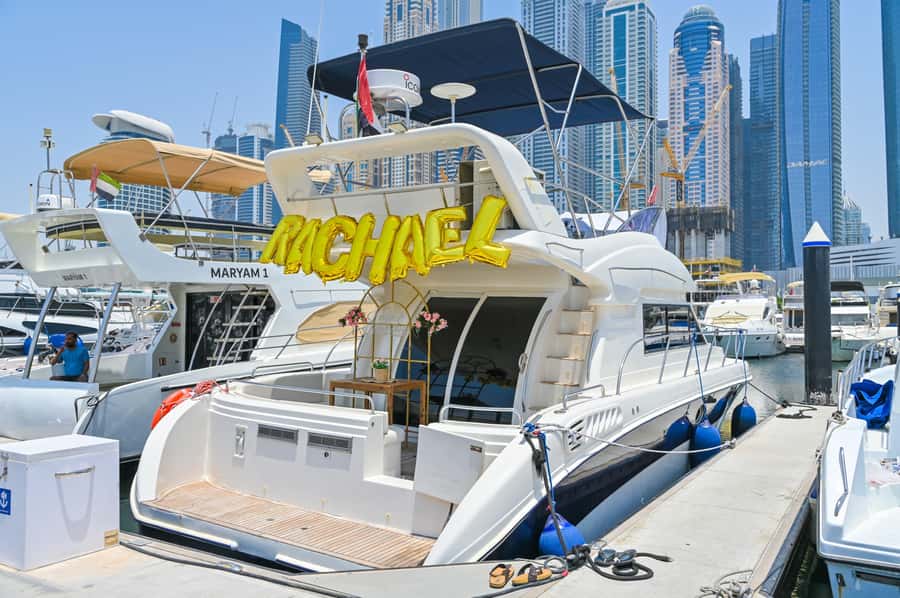 2 Hour Birthday Celebration on a Yacht in Dubai - The crew’s role: less babysitting, more smooth operation