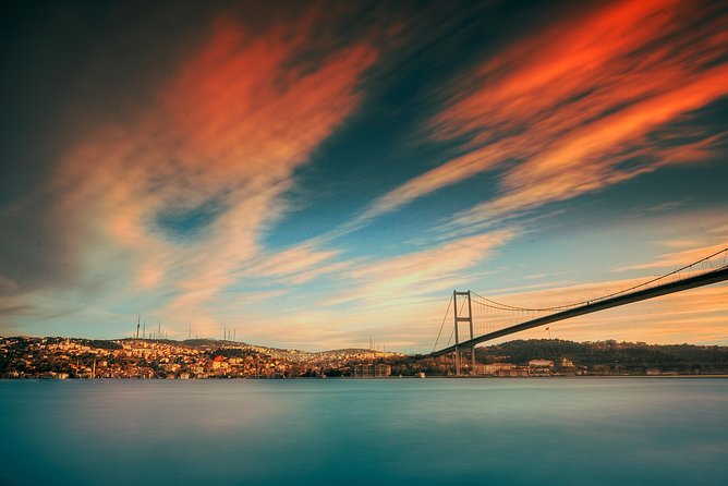 2-Hour Private Luxury Yacht Cruise on Bosphorus with Transfers - Your Bosphorus Route: How Each Landmark Fits the Story