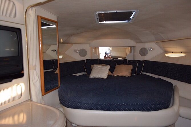 2-hour Private Sunset Cruise on a luxury yacht in Cancun Bay 25P18 - Cleanliness and expectations: what you should double-check before you settle