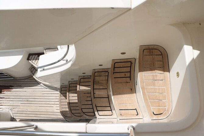 2-Hour Private Yacht 50ft Tour Around Burj Al-Arab - Viewing Burj Al-Arab From the Water: Best Photo Moments