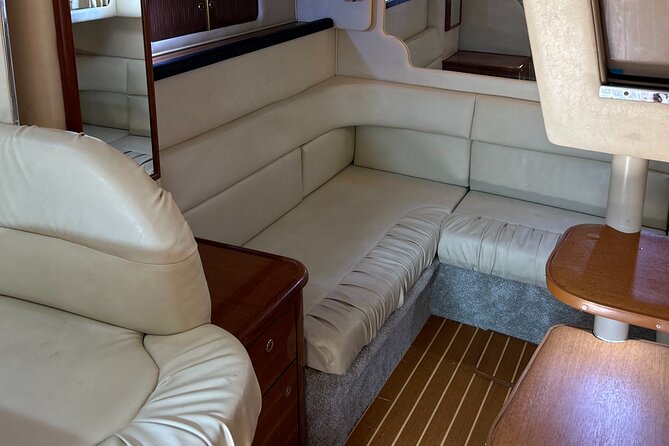 2 Hour Serenity and Scenery Yacht Cruise Miami - Your Boat Setup: Champagne, Fridge, Restroom, and Room for 12