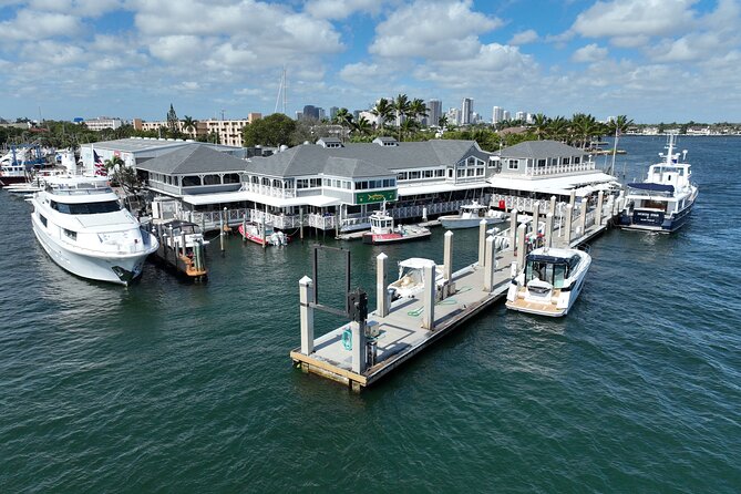 2 to 6 hours Private Yacht Cruise around Fort Lauderdale - Captains set the tone: Simon Rojas, Andre, and why their style matters