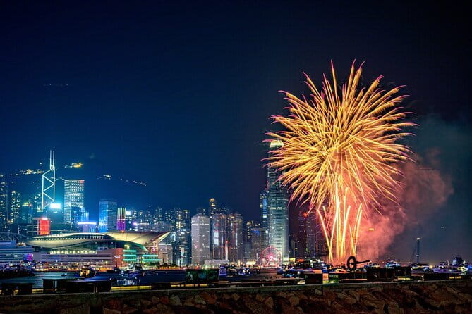 2025 Chinese New Year Fireworks Open Bar Yacht Dinner Cruise HK - The countdown show and the lighting system