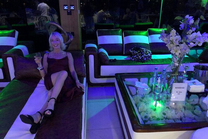 3-Hour Lotus Mega Yacht Dinner Experience in Dubai Marina - Pool time and photo tips: how to make the deck worth it