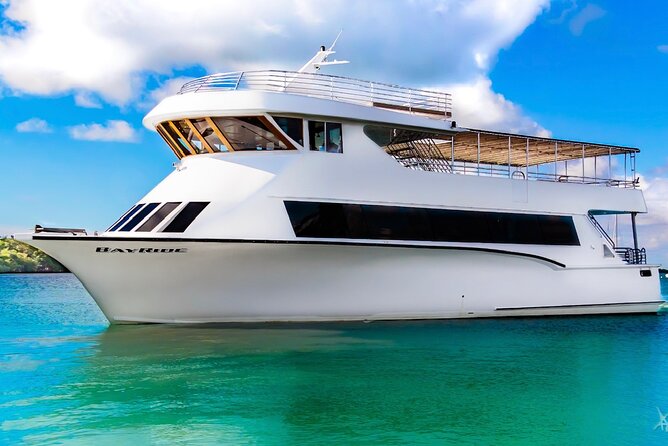 3 Story 100ft Hip Hop Yacht Party with 3 Hour Open Bar - The 9pm Biscayne Blvd start: how to picture your night