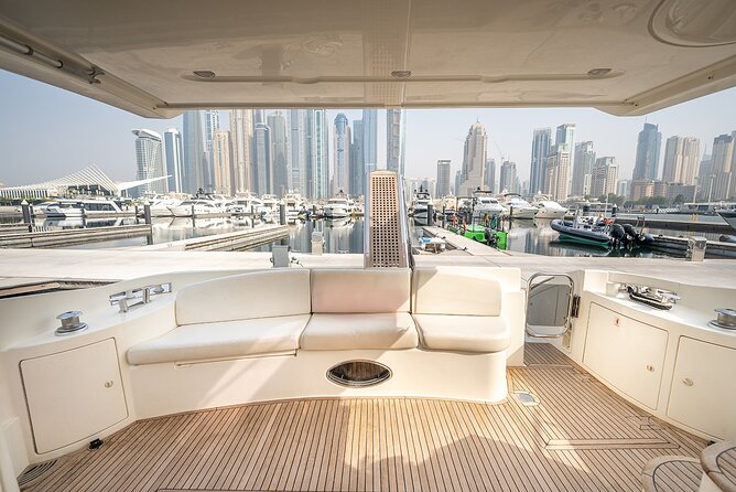 3hr Yacht- Palm Jumeirah with FREE Snacks and 30 Min Seabob - The crew and captain: service that reduces stress (and helps with photos)