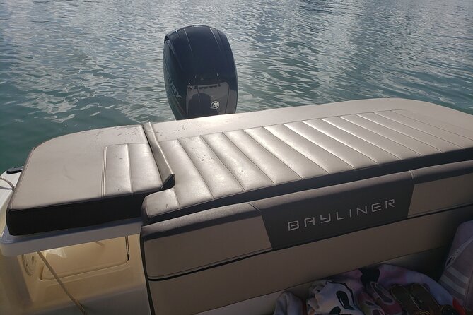 42 to 46 Ft Private Yacht Miami, rent for 2 our 4 hours, 12 ppl - The Real Price: Rental vs Captain Fee