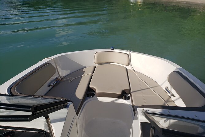 42 to 46 Ft Private Yacht Miami, rent for 2 our 4 hours, 12 ppl - Meeting Point in Miami: Where You Start and What to Plan