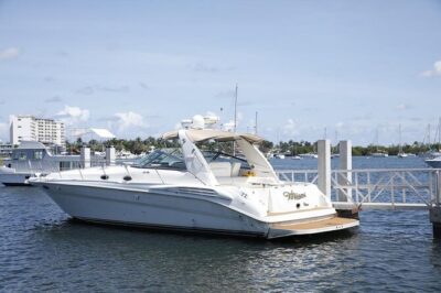 45 Ft Private Yacht Rental in Miami - Your Cruise Options on Biscayne Bay (and When the Skyline Route Wins)