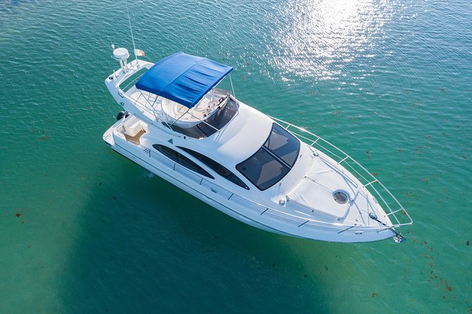4H 42' Azimut Yacht All-Inclusive from Tulum & Playa del Carmen. - A 42-foot Azimut yacht day from Puerto Aventuras