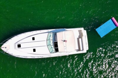50ft Luxury Yacht Tour in Miami Beach Captain, Fun & Party! - Where you start: finding 10800 Collins Ave without stress
