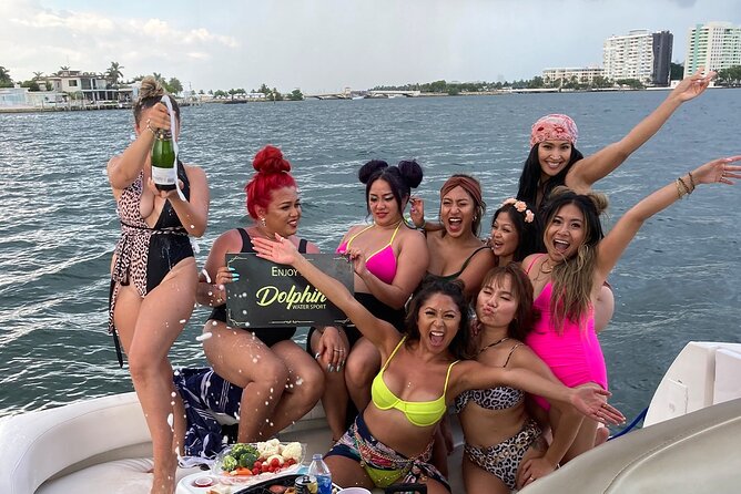 50ft Luxury Yacht Tour in Miami Beach Captain, Fun & Party! - Captains make or break the vibe: Markus, Peter, Juan, and the phone issue
