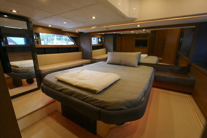 52' Azimut Yacht Charter - Boarding at 2060 NW 13th St: What the First Hour Feels Like