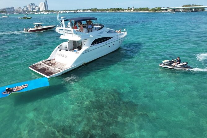 65ft Yacht Charter in Miami - Meeting in North Bay Village and picking the right time window