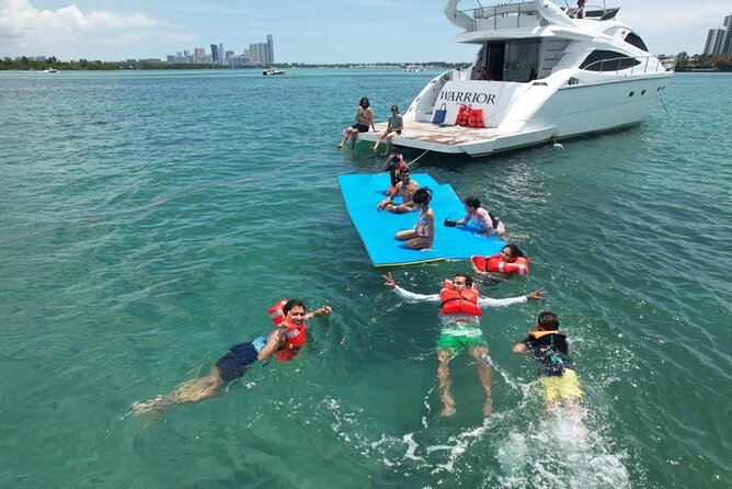 65ft Yacht Charter in Miami - What you’ll see on Biscayne Bay: beaches, islands, and river views