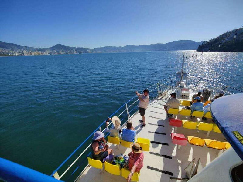 Acapulco: Sunset on Yacht Bonanza Tour - Key things that make this tour work