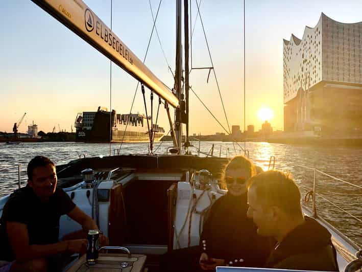 "After Work" - Sailing-Yacht Cruising Event, Hamburg/Elbe - First views of Hamburg: Elbphilharmonie maneuvers and maritime skyline