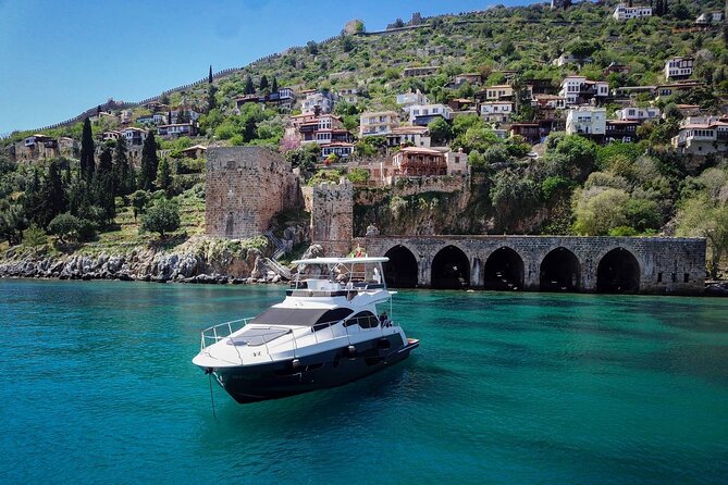 Alanya Private Yacht Tour with Lunch, Soft Beverage & Transfer - Key things that make this yacht tour a smart pick