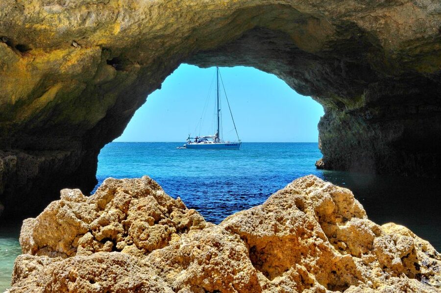 Albufeira: 3-Hour Yacht Daytime/Sunset Cruise to Benagil - A 3-hour yacht cruise that hits the Algarve highlights without a full-day commitment