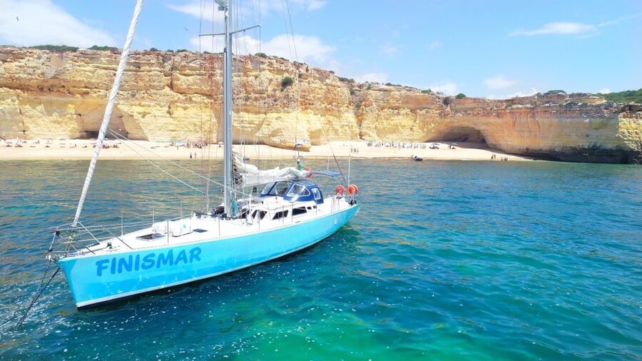 Albufeira: 3-Hour Yacht Daytime/Sunset Cruise to Benagil - From Albufeira Marina out to the Benagil coast: what the ride is like