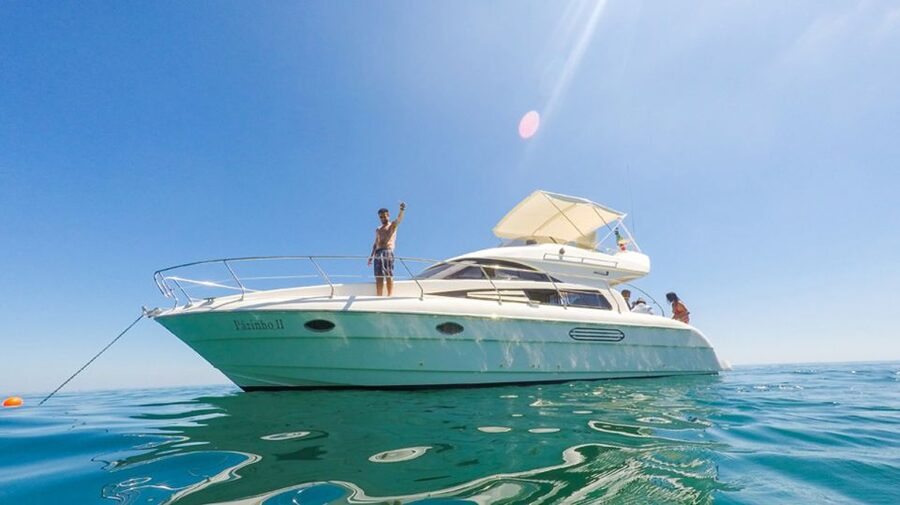 Arrábida Full-Day Yacht Tour from Lisbon - Portinho da Arrábida lunch stop: fresh fish—or keep it simple