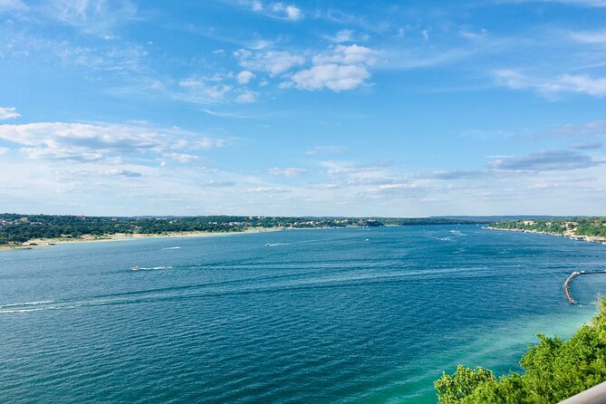 Austin Yacht Charter Experience on Lake Travis - What you should bring (and how to plan your mindset)