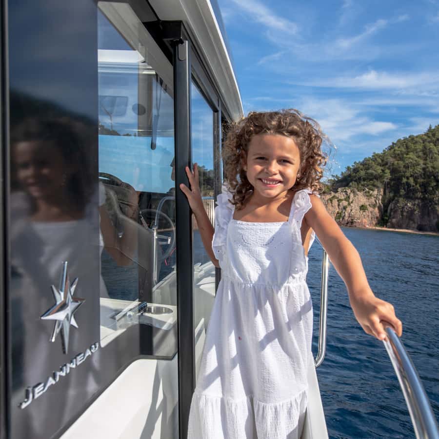 Bali: Private Sunset Yacht for Party & Birthday - Food and snacks: enough to enjoy, not a full meal