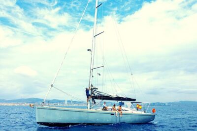 Barcelona Luxury Yacht Cruise – Day or Sunset, Open Bar & Snacks - The open bar, snacks, and onboard comfort that matter