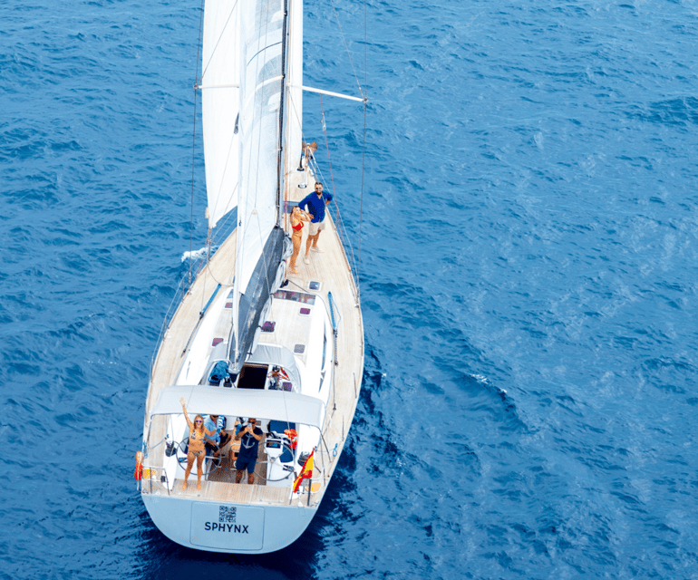 Barcelona: Luxury Yacht Private Sailing Tour - Entering the day at slip 80: boarding without stress