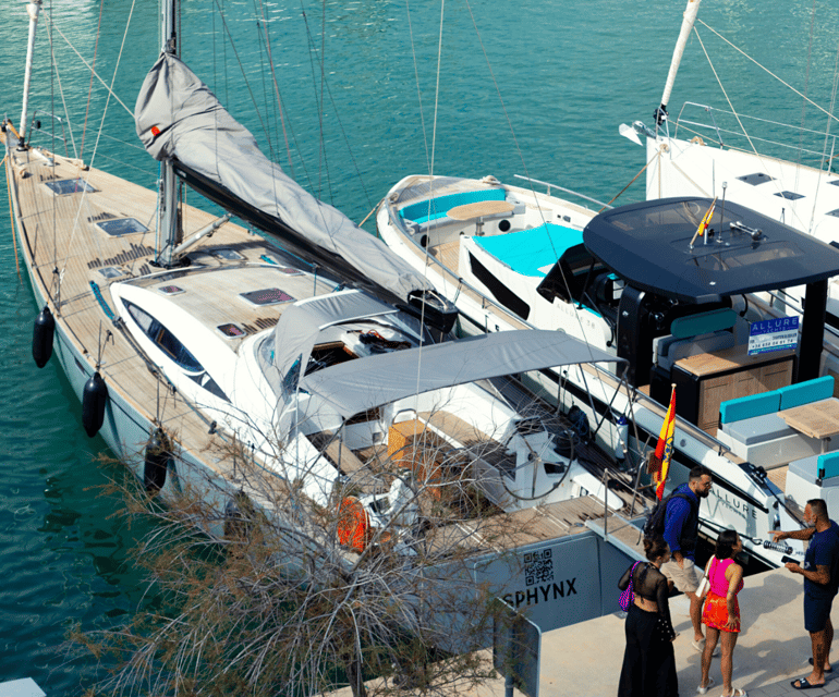 Barcelona: Luxury Yacht Private Sailing Tour - Drinks and snacks: the open bar you’ll actually use