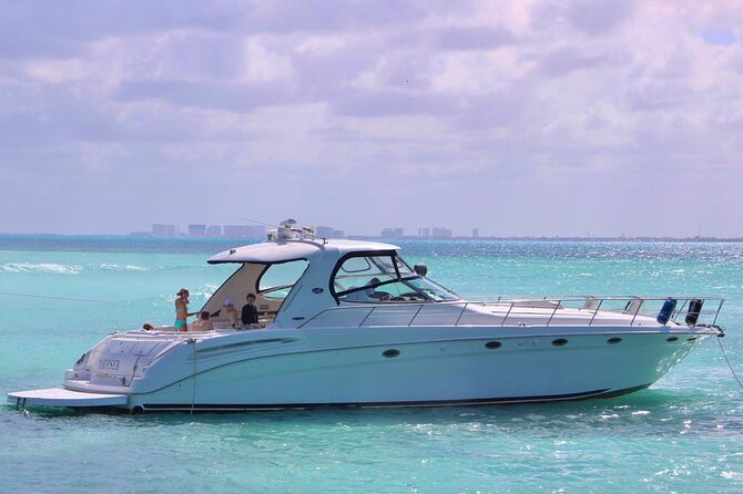 Beautiful SUNDANCER 60ft Private yacht / 18PAX 25P15 - The captain and crew: why this yacht feels easy instead of stressful