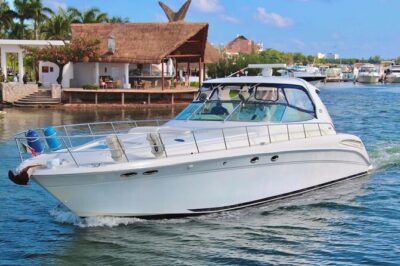 Beautiful SUNDANCER 60ft Private yacht / 18PAX 25P15 - Isla Mujeres vs Cancun Bay: picking the right scenery for your day