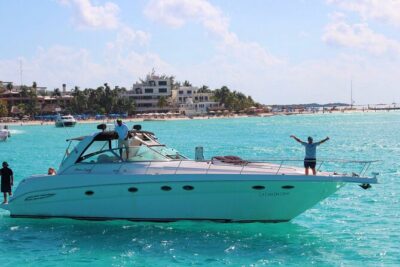 Beautiful Yacht SeaRay 48ft / 15PAX 25P16 - Routes and timing: Isla Mujeres vs Cancun Bay in 2 or 4 hours
