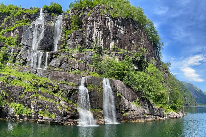 Bergen to Hardangerfjord VIP car + private yacht Fjord cruise - Fossen Bratte and Steinsdalsfossen: the stops that make the drive feel special