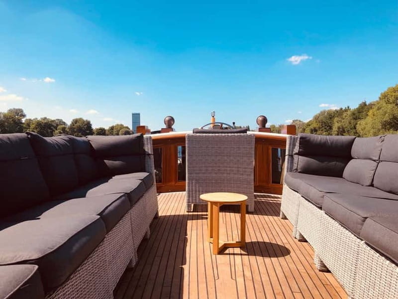 Berlin: Boat Sightseeing Tour on Electric Motor Yacht - When to go: light, weather, and deck comfort