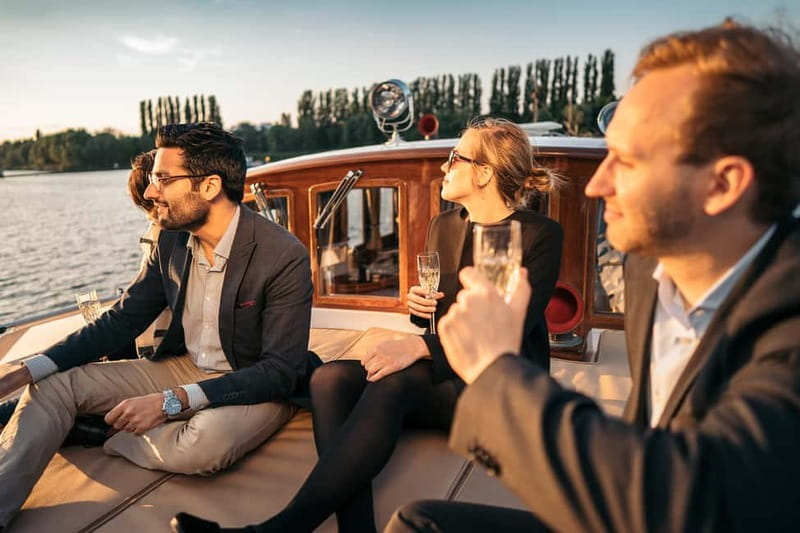 Berlin: Boat Sightseeing Tour on Electric Motor Yacht - Who this cruise fits best (and who should pass)