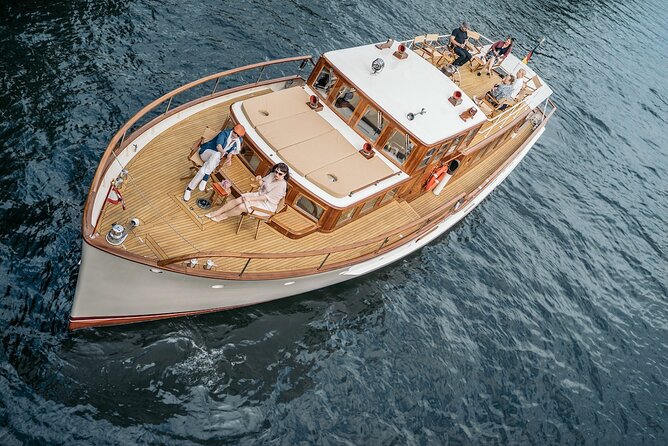 Berlin Boot Sightseeing Tour on Electric Private Yacht - Who should book this electric yacht cruise
