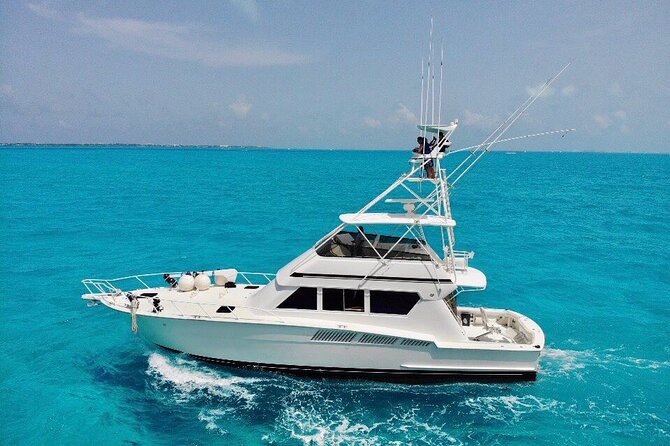 Biggest Luxury Yacht Boat Best in Cancun up to 28 pax - The Big Yacht Experience in Cancun (Without the Big-Tour Feel)