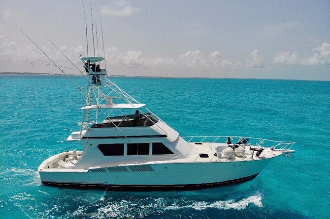 Biggest Luxury Yacht Boat Best in Cancun up to 28 pax - From Marina V&V to Open Water: What Your Arrival Should Feel Like