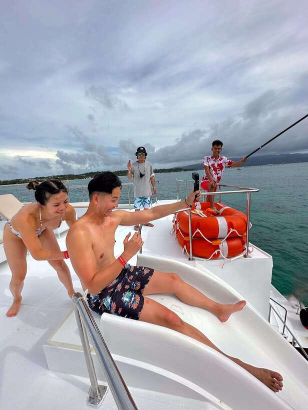 Boracay Sunset Cruise with RedWhale Party Yacht - Entering Astoria Boracay and getting onto RedWhale smoothly