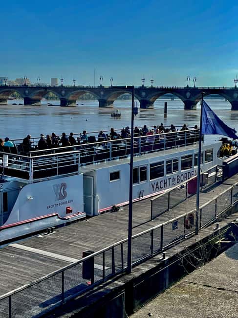 Bordeaux: Garonne River Yacht Cruise with Brunch - Boarding the Yacht de Bordeaux at Ponton d’Honneur