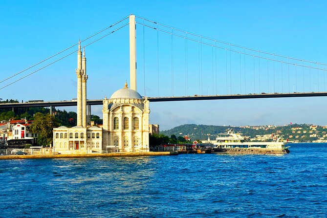 Bosphorus & Golden Horn: Sunset Yacht Cruise with Expert Guide - Golden Horn and Galata: The Old Heart From a Moving Window