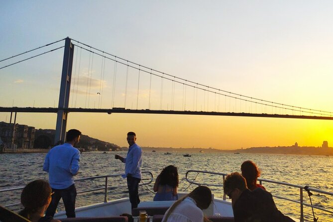 Bosphorus Sunset: An Enchanting Yacht Cruise in Istanbul - The sunset photo window: how to time your camera