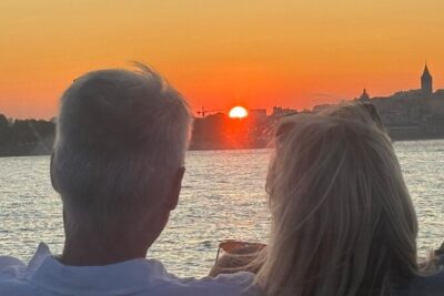 Bosphorus Sunset Cruise with Live Guide on Luxury Yacht - Dolmabahçe Mosque to Ortaköy: Watching Ottoman Details Slide Past at Golden Hour