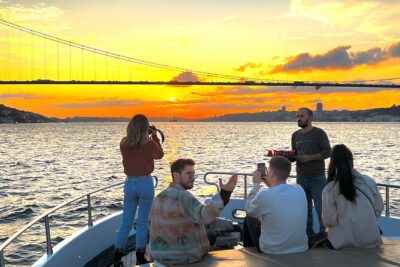 Bosphorus Sunset or Daytime Yacht Cruise with Snacks & Live Guide - What’s included onboard: snacks that actually make the cruise feel special
