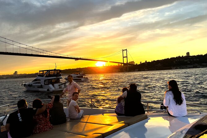Bosphorus Sunset Yacht Cruise with Snacks and Live Guide - The Included Drinks and Snacks: More Than a Token Bite