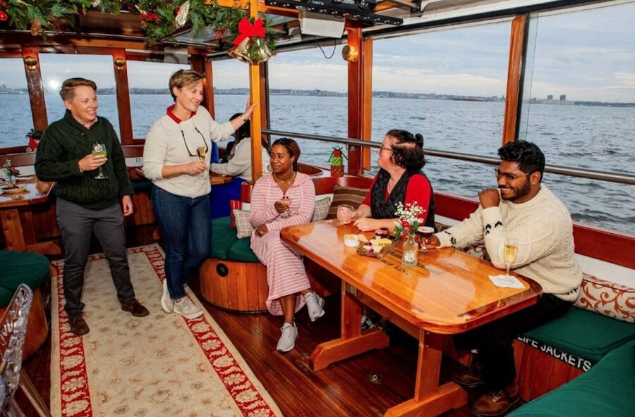 Boston: Harbor Sunset Yacht Cruise - The cruise route: from Fort Independence to the inner harbor sights